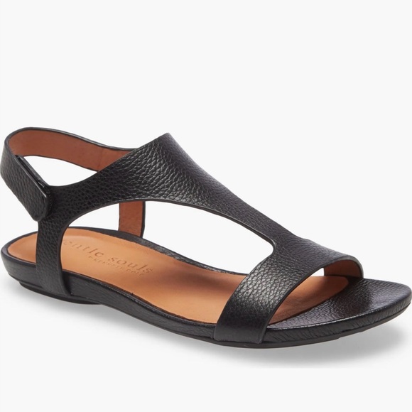 gentle souls Shoes - Gentle Souls by Kenneth Cole Signature Lark T-Strap Black Leather Sandal 6